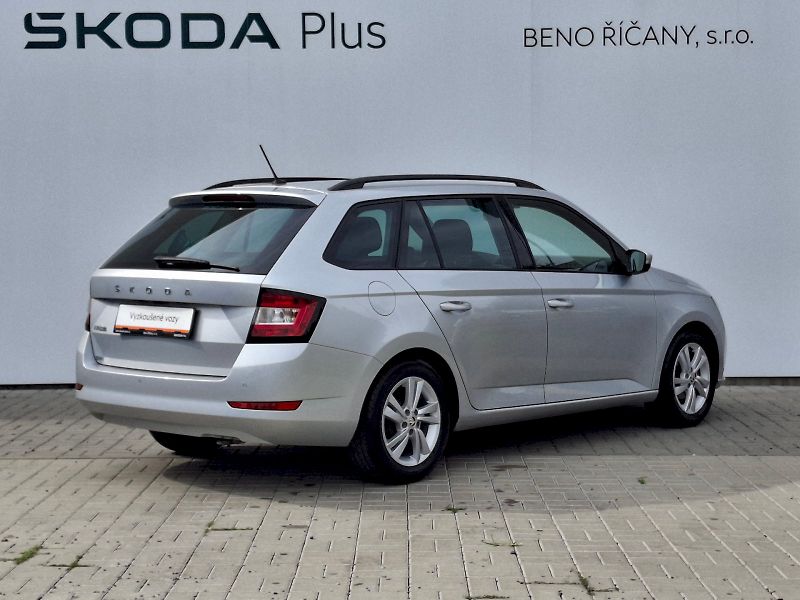 Škoda Fabia (2023) Combi Ambition 1,0TSi 70kW - fotka 2 z 32