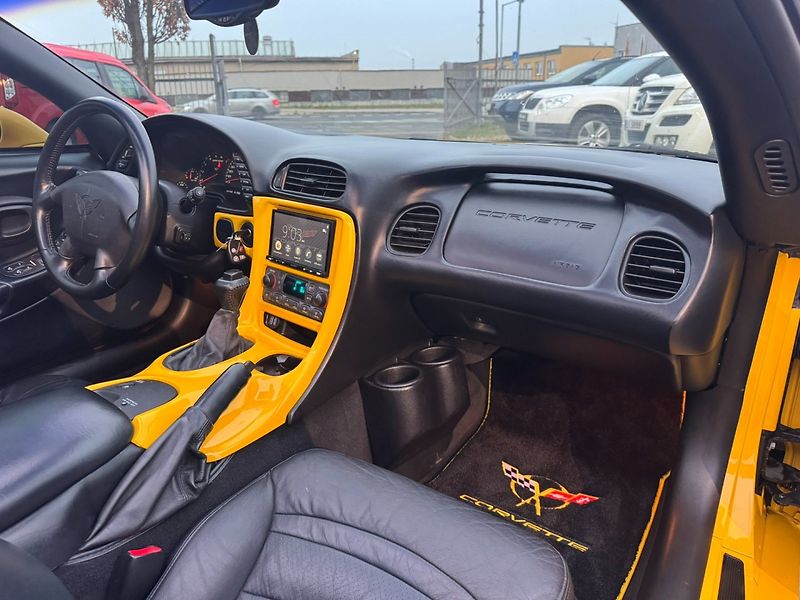 Chevrolet Corvette (2001) C5 TARGA LS1 5,7L V8 261KW DPH - fotka 37 z 50