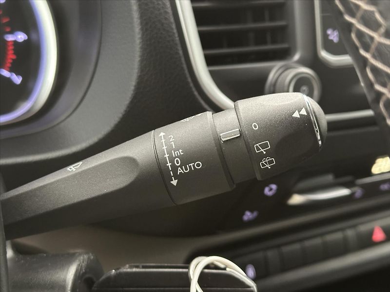 Citroën SpaceTourer 2,0 BlueHDi 150 M Feel CZ - fotka 24 z 38