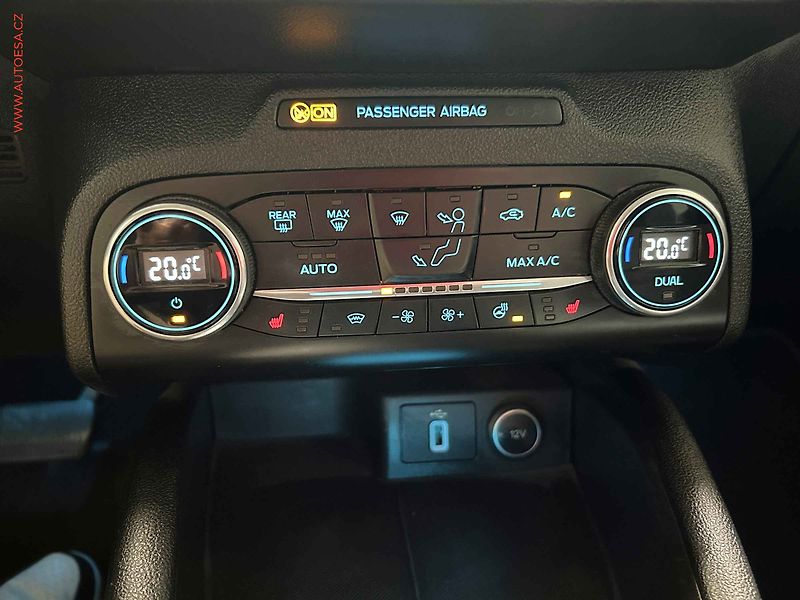 Ford Focus (2019) 1.0 EB, Titanium, AT, LED - fotka 15 z 17
