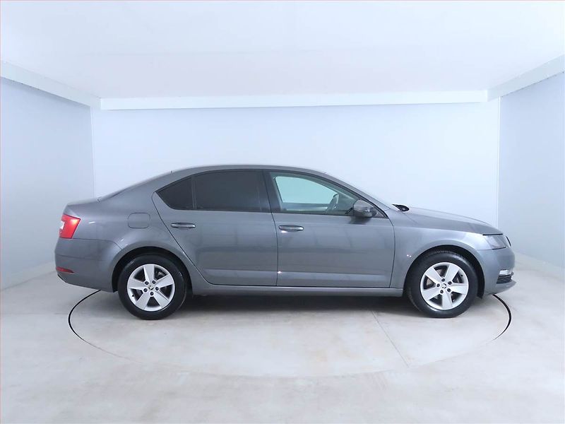 Škoda Octavia (2018) Ambition 1.4 TSI, ČR,1.maj - fotka 6 z 15