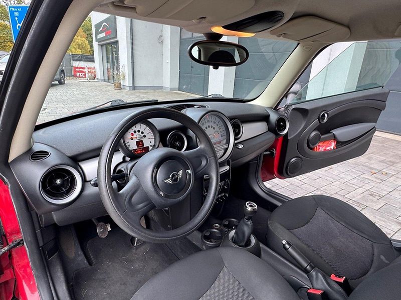 Mini One (2011) 1.6 16V - fotka 12 z 25