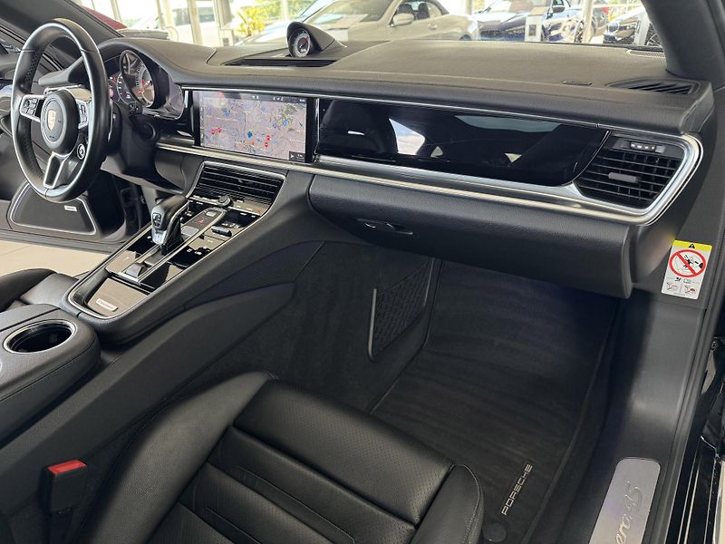 Porsche Panamera 4S 324kW*Chrono*REZERVACE! - fotka 11 z 39