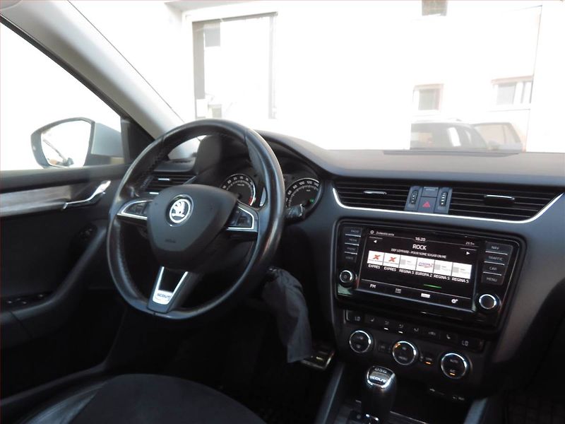 Škoda Octavia (2015) Scout 2.0 TDI, 4X4, Automat - fotka 7 z 19