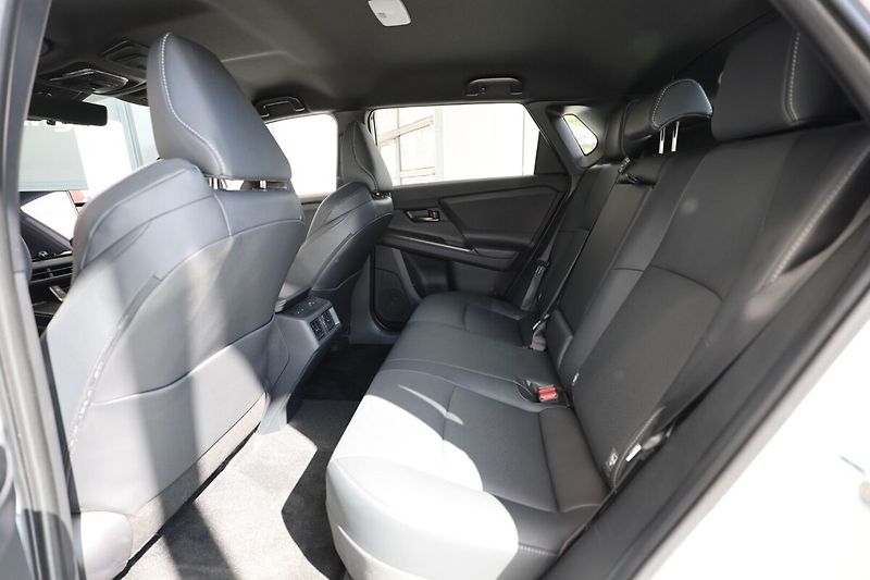 Toyota bZ4X Executive AWD 73.1 kWh - fotka 9 z 18