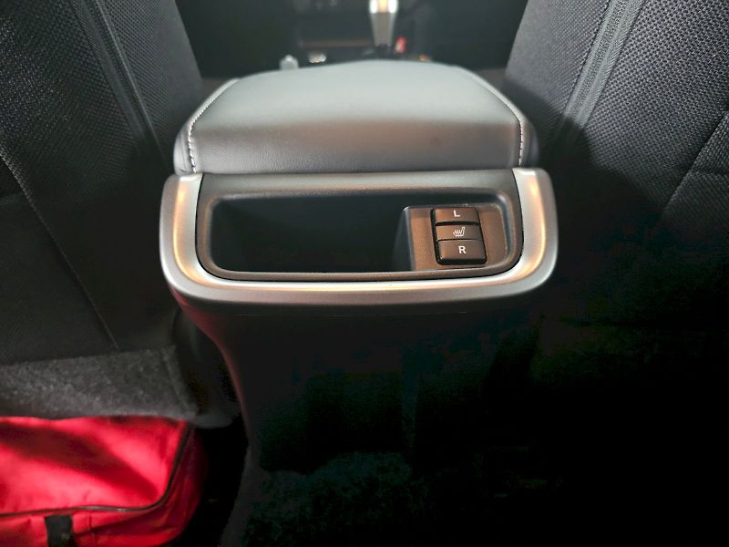 Toyota Hilux (2025) 2.8 D-4D 204k 6AT EXECUTIVE TA - fotka 29 z 33