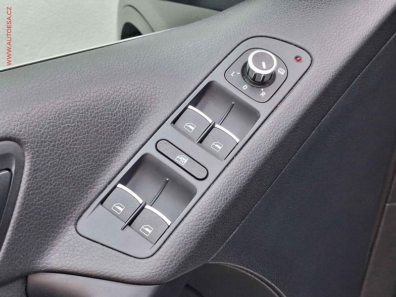 Volkswagen Tiguan (2013) 1.4 TSi, Life - fotka 11 z 17