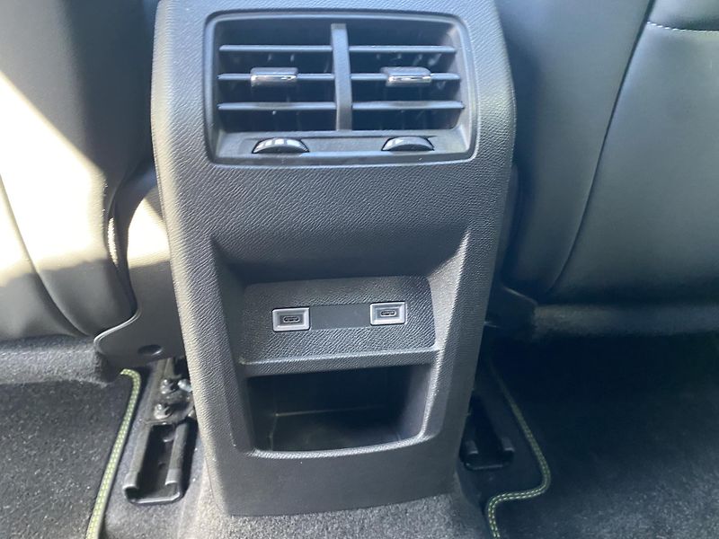 Peugeot 408 GT - Hybrid 145 e-DCS6 - fotka 30 z 42