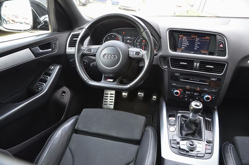 Audi Q5 (2015) 2.0 TDi 140kW Quattro S-LINE - fotka 30 z 45