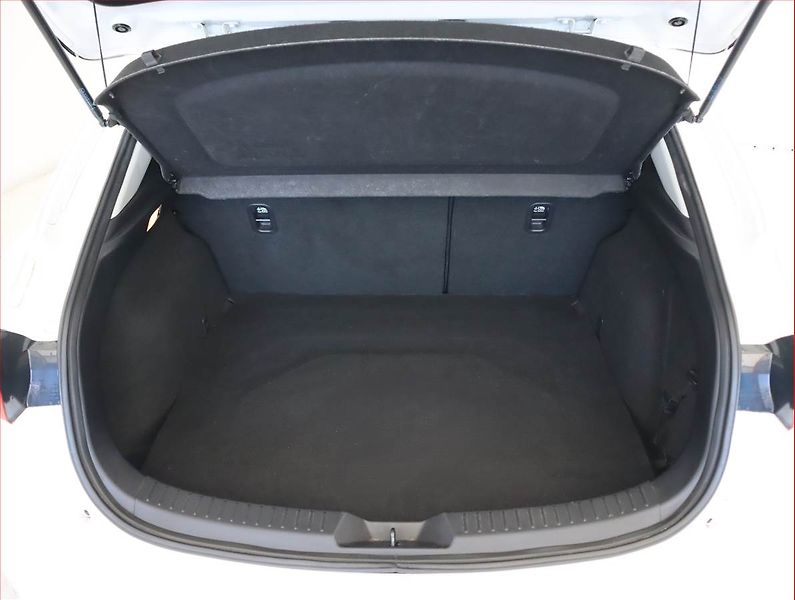 Mazda 3 (2016) Takumi 2.0 Skyactiv-G - fotka 14 z 19