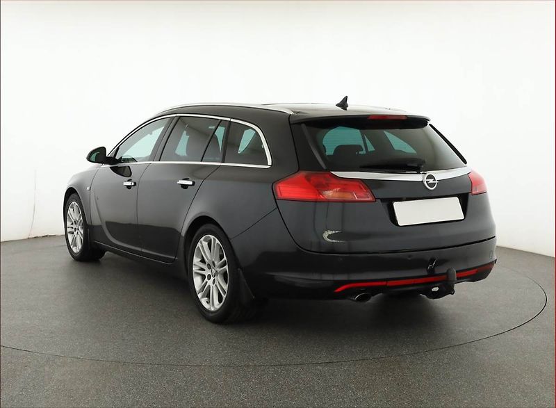 Opel Insignia (2010) 2.0 CDTI, nová STK, Tažné - fotka 4 z 17