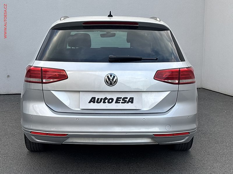 Volkswagen Passat (2018) 1.6 TDi, Comfortline, navi, - fotka 5 z 18