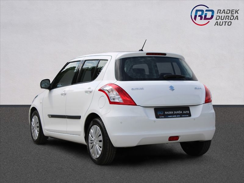 Suzuki Swift 1,2 i  ČR,1.MAJ,AUTOMAT,69TKM - fotka 7 z 23