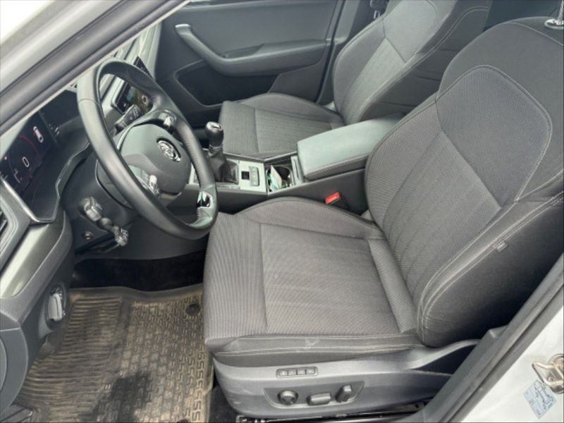 Škoda Superb 2,0 TDI 110 Style - fotka 5 z 10