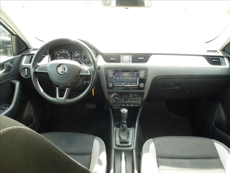 Škoda Rapid 1,4 TSI DSG Automat Spaceback - fotka 28 z 47