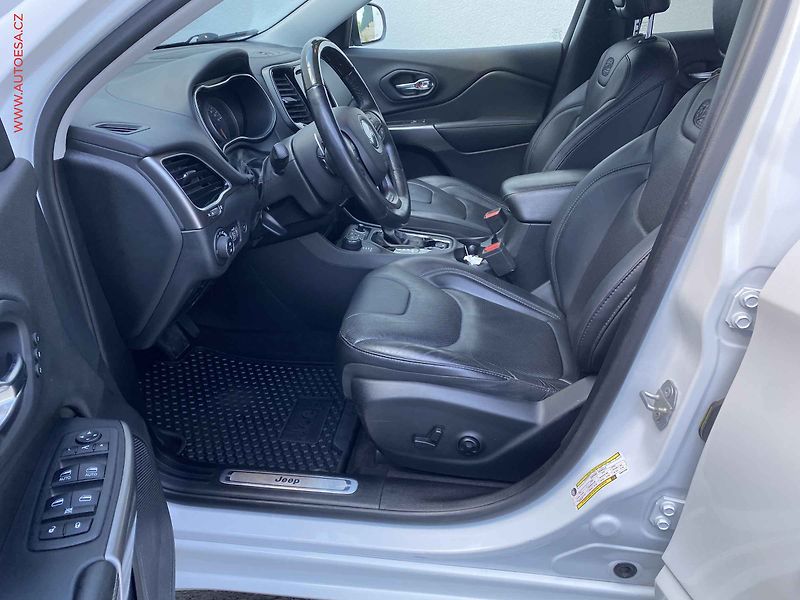 Jeep Cherokee (2019) 2.2 CRD 4x4, 2.maj,ČR - fotka 9 z 20