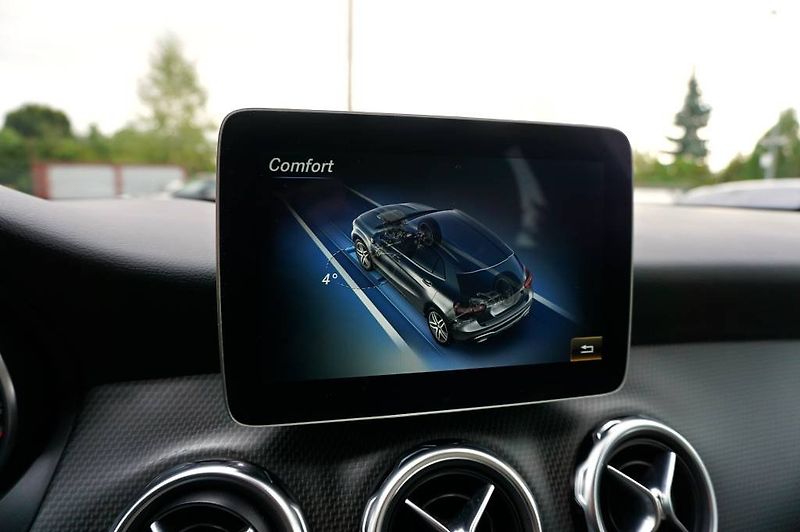 Mercedes-Benz GLA (2018) 2,0 220 135 kW - fotka 44 z 60