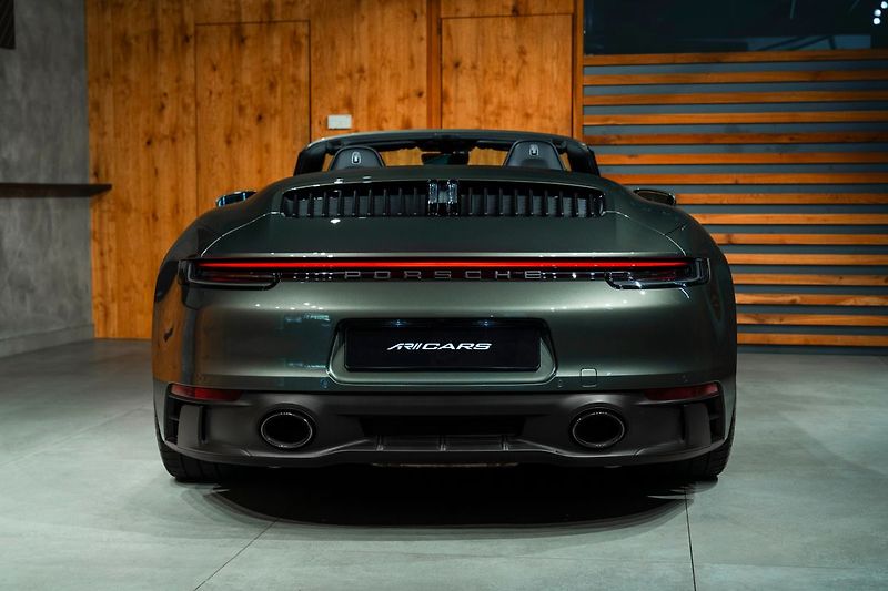 Porsche 911 4 GTS - fotka 19 z 20