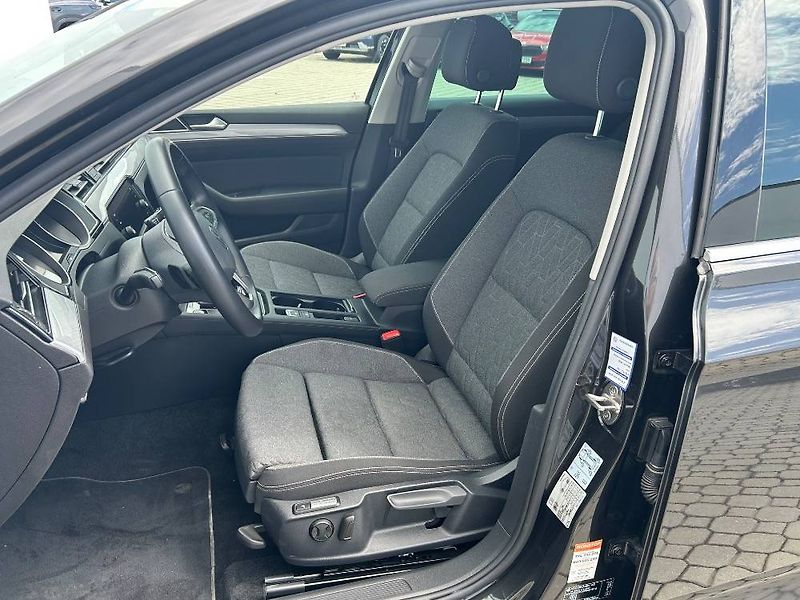 Volkswagen Passat Business  2,0TDi - fotka 6 z 24