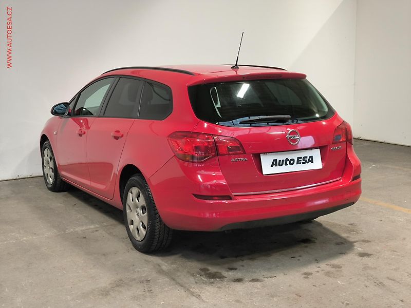 Opel Astra (2011) 1.4i, AC - fotka 4 z 17