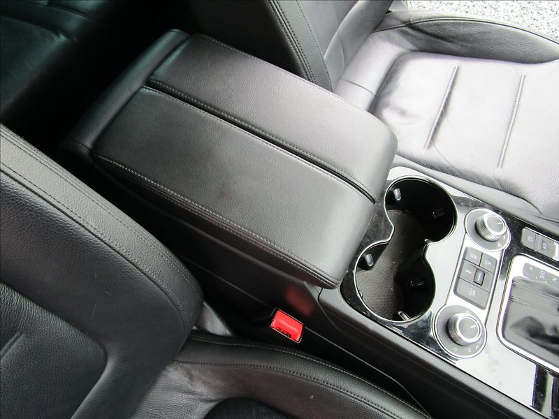 Volkswagen Touareg 3.0TDi V6  R-Line, 4x4, Bi-Xen - fotka 23 z 48