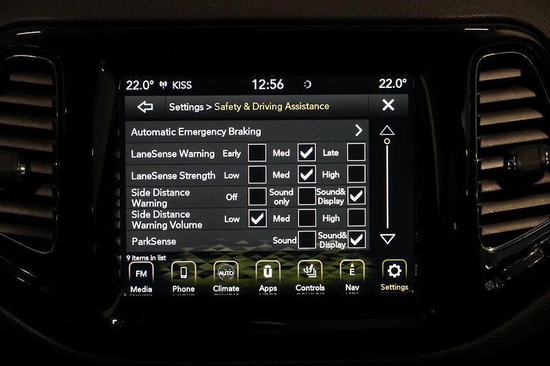 Jeep Compass 1,4T,ČR,4x4,Limited,BEATS - fotka 31 z 32