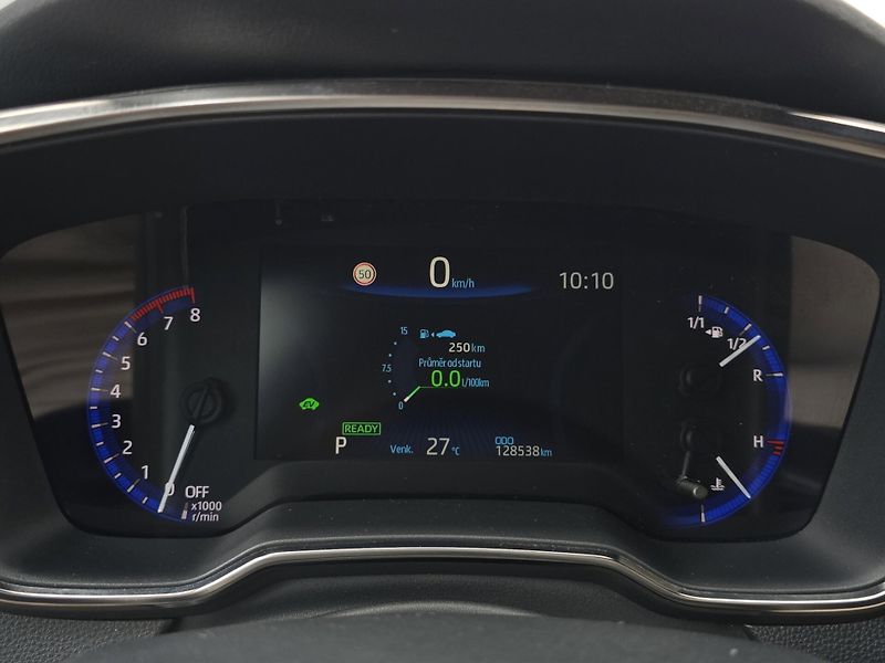 Toyota Corolla (2020) GR Sport 2.0 HEV A/T 131kw, se - fotka 15 z 27