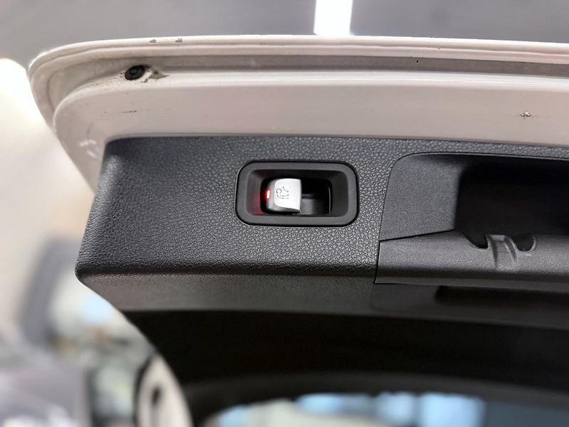 Mercedes-Benz Třídy E (2018) 220D,TOP ,TZ, adaptivní tempo - fotka 13 z 34