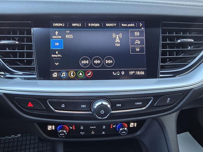 Opel Insignia 128kW 4x4 AUT Ultimate ST -DPH - fotka 32 z 40