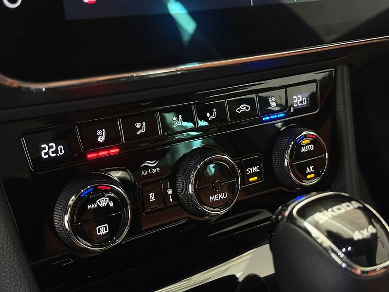 Škoda Superb 2.0TDI 147kW 4x4 DSG L&K Webas - fotka 27 z 43