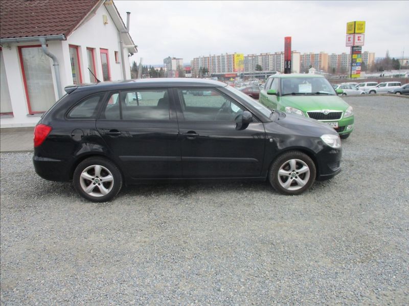 Škoda Fabia 1,2 TSI, klima, serv. kniha, - fotka 5 z 28