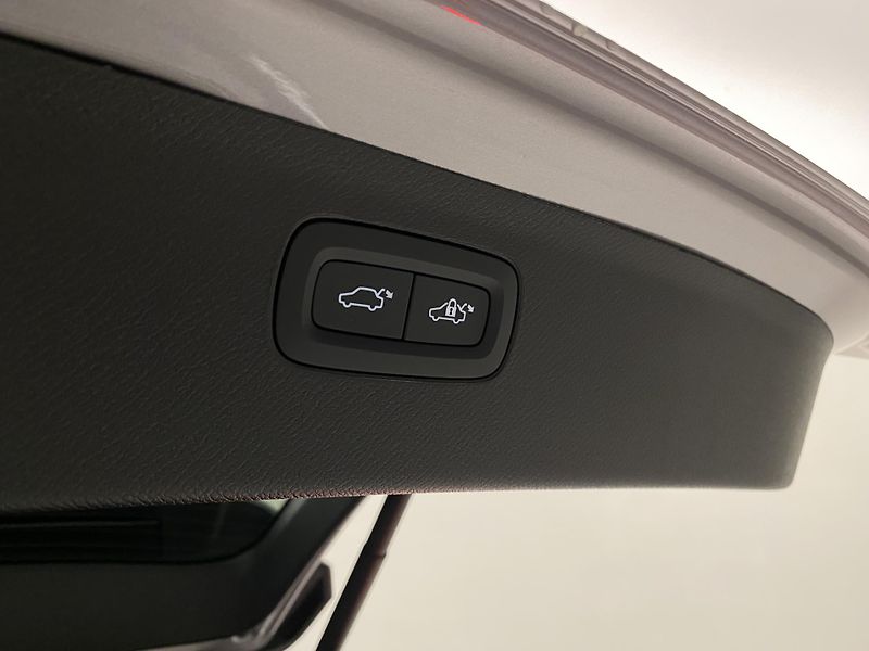 Volvo XC90 (2025) T8 AWD RECHARGE BRIGHT PLUS 7m - fotka 22 z 75