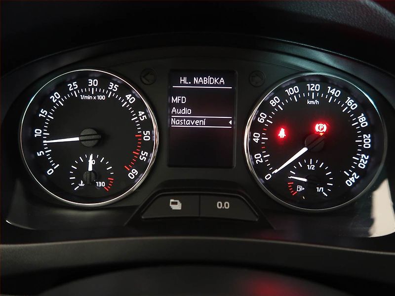 Škoda Rapid (2014) Spaceback 1.6 TDI, Serv.kniha - fotka 10 z 13