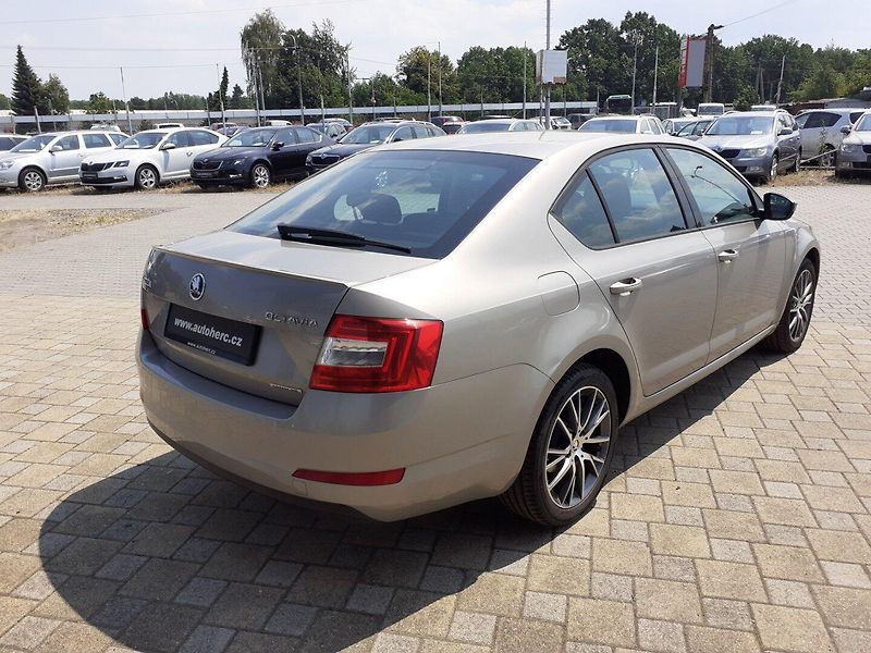 Škoda Octavia (2014) 1.6 TDi 81kW - fotka 4 z 34