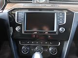 Volkswagen Passat (2015) 2.0 TDi, DSG, park.asist - náhled 13