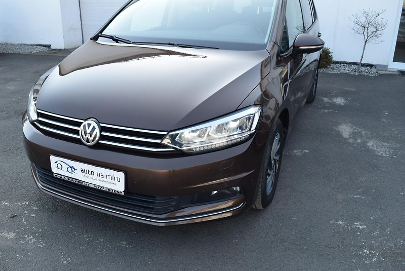 Volkswagen Touran (2018) 1.4TSI 110kw COMFORTLINE 7MÍST - fotka 2 z 51