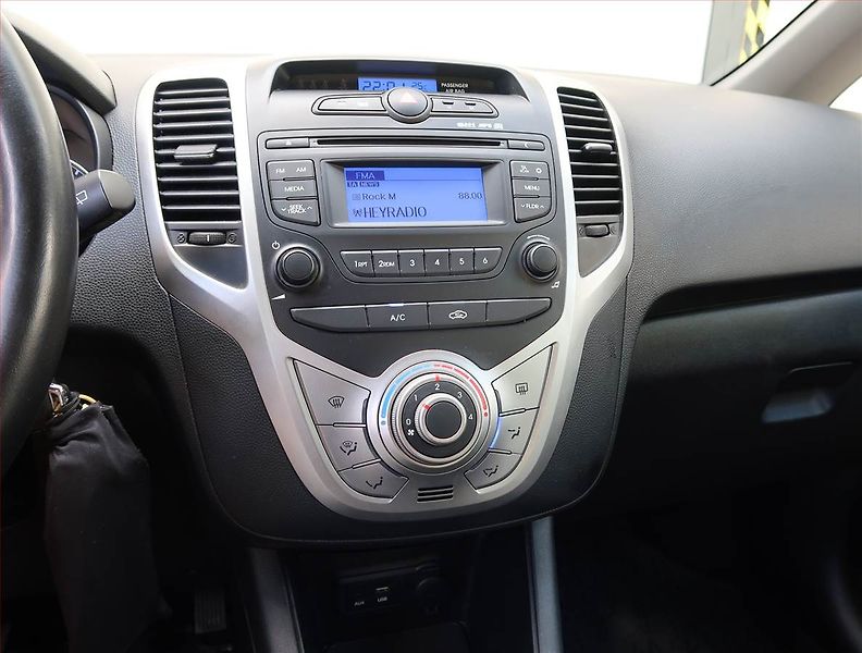 Hyundai ix20 (2016) 1.6 CVVT, Park. senzory - fotka 12 z 17