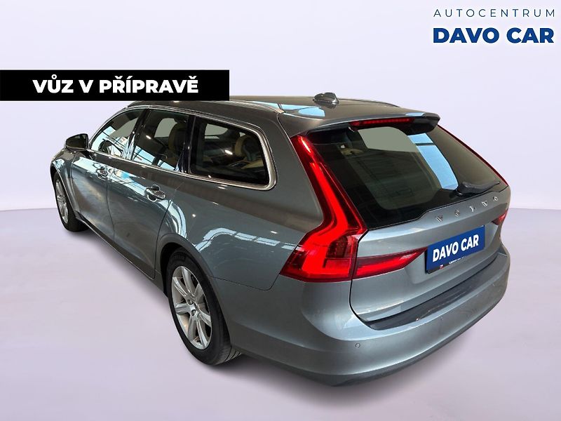 Volvo V90 2.0 D3 110kW Momentum LED - fotka 2 z 12