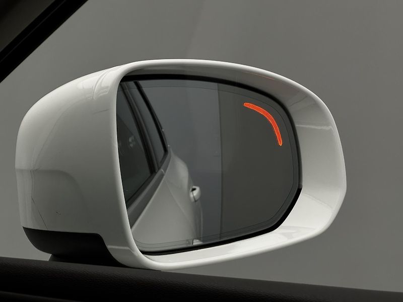 Volvo XC60 B4 AWD MOMENTUM AUT REZERVACE - fotka 20 z 45