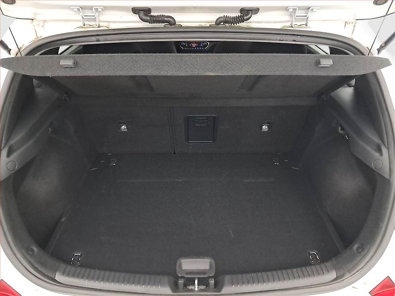 Hyundai i30 (2018) 1.4 T-GDI, Serv.kniha - fotka 13 z 19