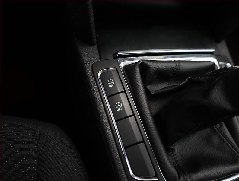 Škoda Superb (2013) Ambition 2.0 TDI, Serv.kniha - fotka 12 z 18