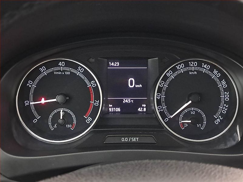 Škoda Rapid (2019) Spaceback 1.0 TSI - fotka 11 z 16