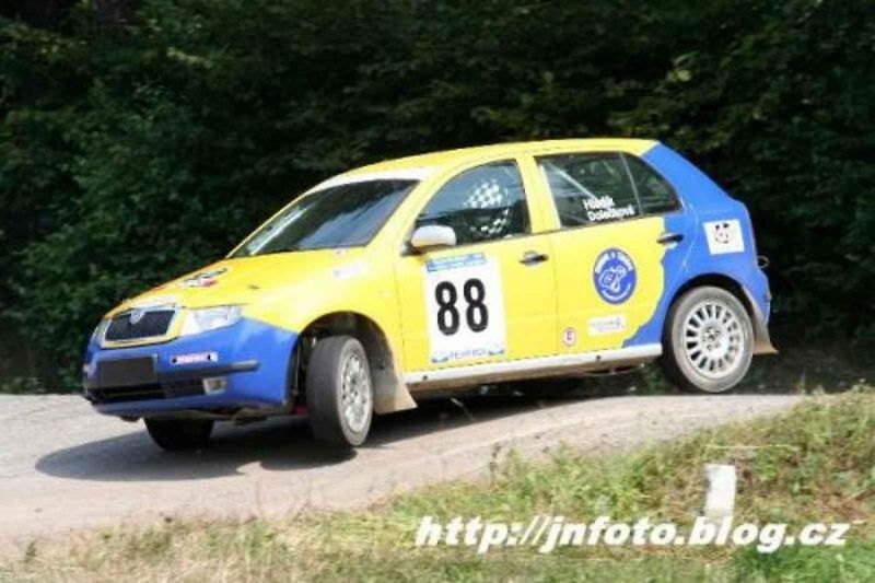 Jiří Hladík se svým zbrusu novým vozem Renault Clio Rally5 Phase II.