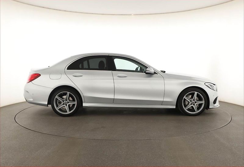 Mercedes-Benz Třídy C (2019) C 220 d 4MATIC - fotka 6 z 19