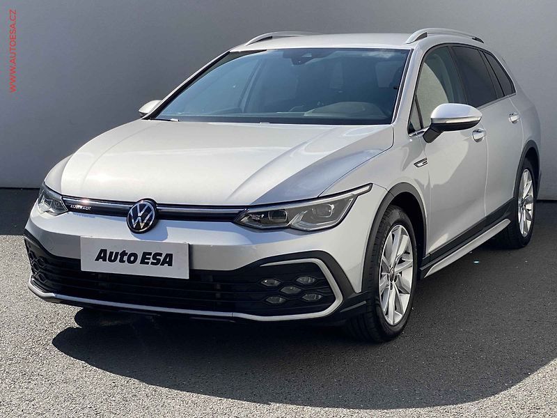 Volkswagen Golf (2021) 2.0 TDi 4x4, 1.maj,ČR - fotka 3 z 17
