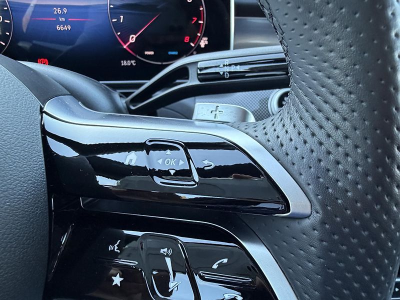 Mercedes-Benz Třídy C (2025) 300T 4Matic AMG Distronic 360° - fotka 26 z 41