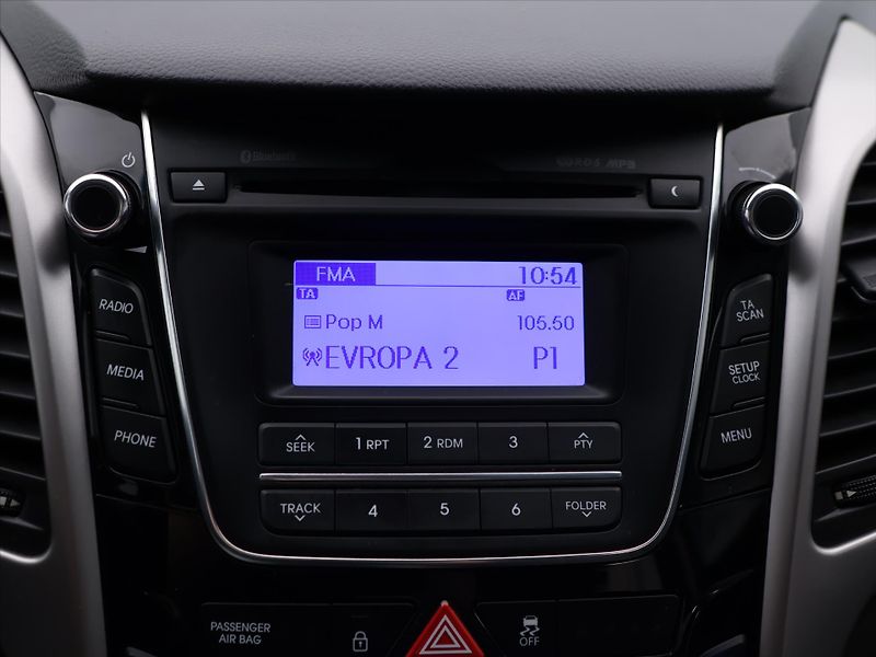 Hyundai i30 1,6 CRDi 81kW CZ Weekend - fotka 26 z 38