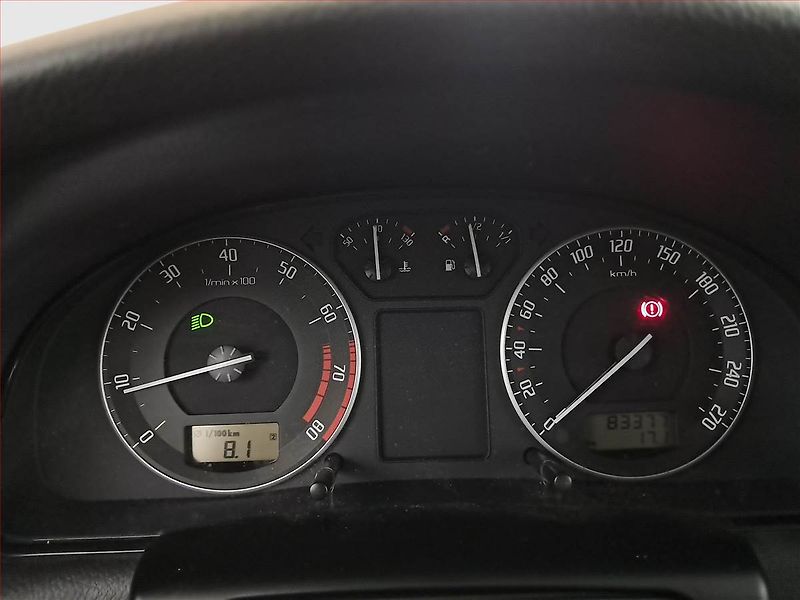 Škoda Superb (2006) Elegance 1.8T, Xenony - fotka 11 z 17
