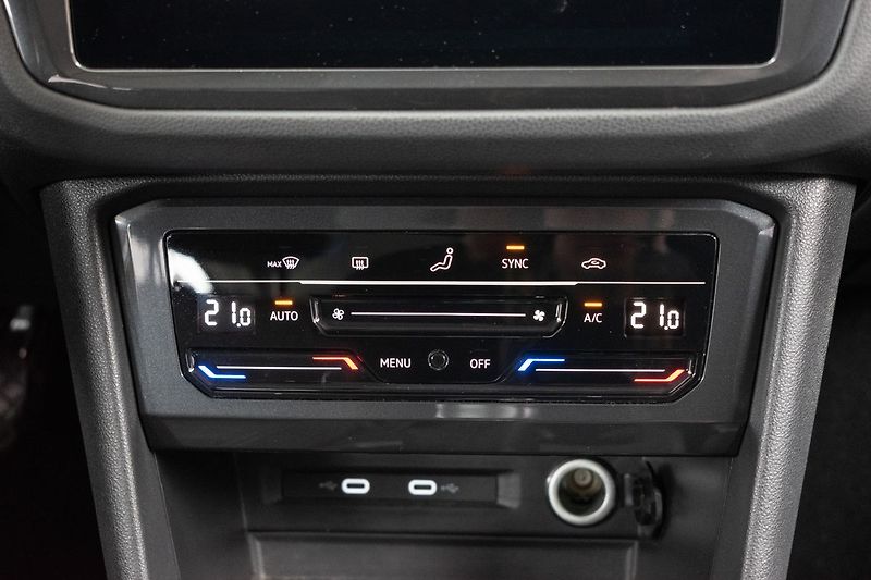 Volkswagen Tiguan 2.0TDI ACC*LED*VIRTUAL*DPH* - fotka 23 z 41