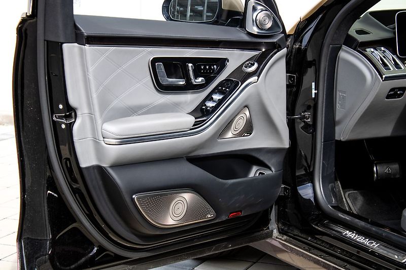 Mercedes-Benz Třídy S - fotka 31 z 47